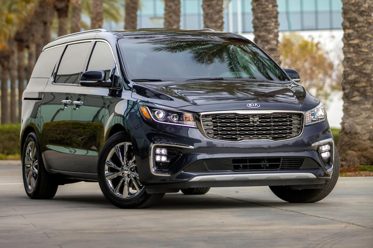 Kia Carnival Front View