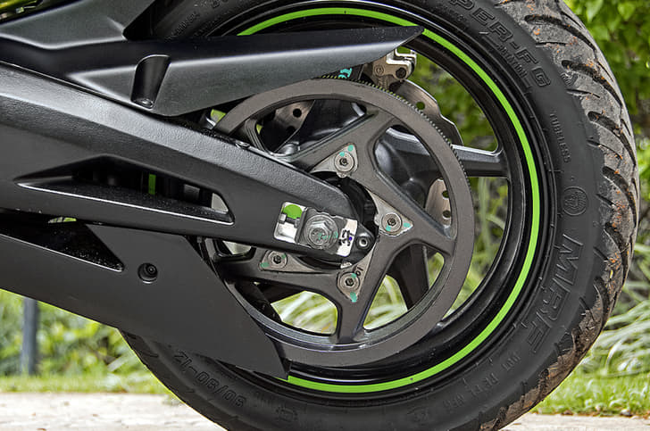 Power from the 5.1kW motor is transferred via an exposed belt drive