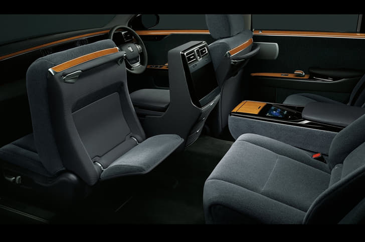 New Toyota Century image gallery