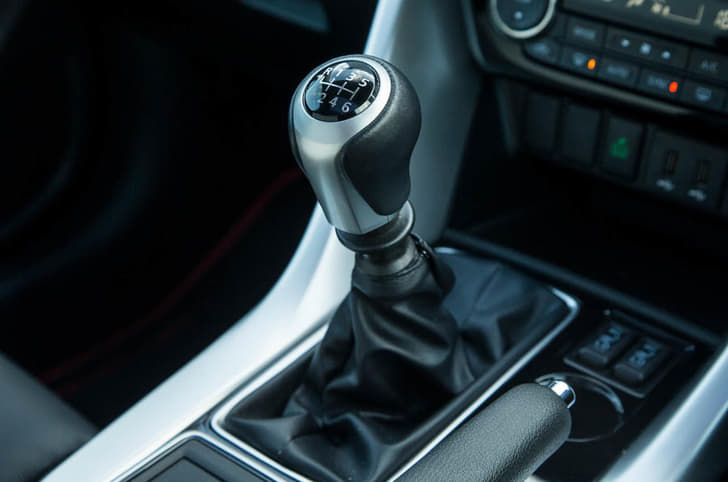 Mitsubishi Eclipse Cross image gallery