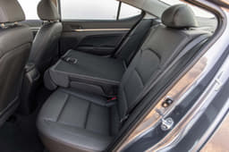 2019 Hyundai Elantra image gallery