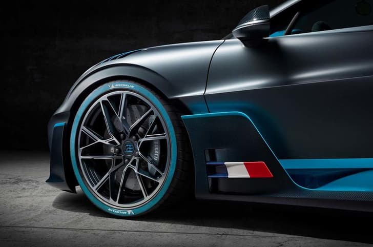 Bugatti Divo image gallery