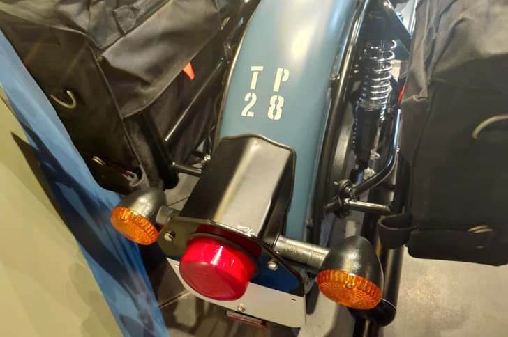 2018 Royal Enfield Classic Signals 350 ABS image gallery