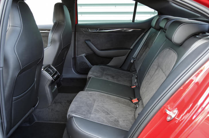 Skoda Superb Sportline image gallery