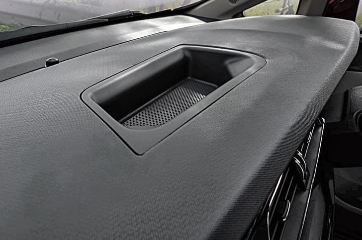 Big storage box on dash but not easy to access. Plastic quality on dash looks and feels quite rich too.