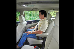 Captain's seat offers top class comfort. Large windows and high seating position give great outside visibility.