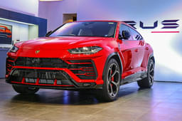 Lamborghini Urus Front Right Three Quarter