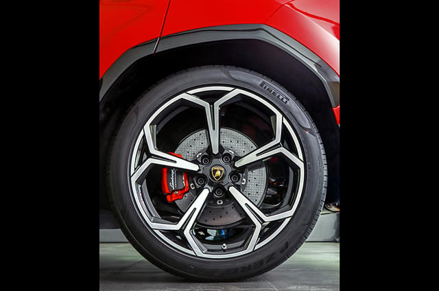 Alloy Wheels Image - 5228