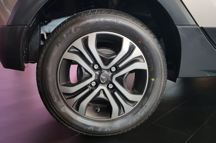 2018 Tata Tiago NRG image gallery