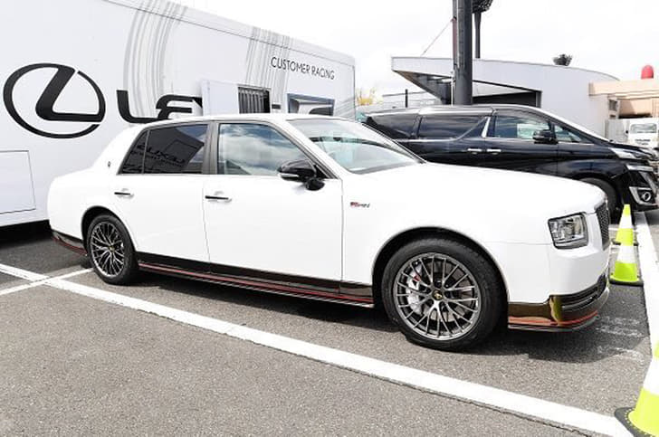 2018 Toyota Century GRMN image gallery