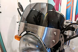 The optional windscreen