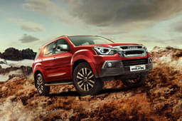 Isuzu Mu X Front Left Three Quarter