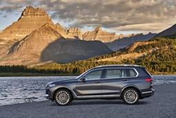 Bmw X7 Front Right Three Quarter