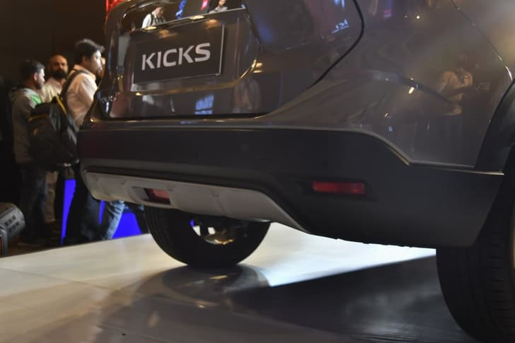2019 Nissan Kicks image gallery