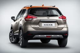 2019 Nissan Kicks image gallery
