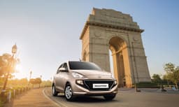2018 Hyundai Santro image gallery
