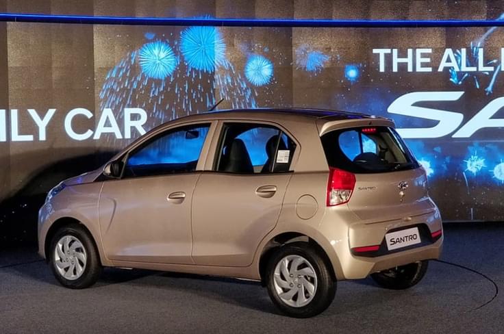 Alloy wheels are not on offer though the top two variants do get wheel caps for the 14-inch wheels. Alloy wheels are not on offer though the top two variants do get wheel caps for the 14-inch wheels.