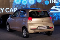2018 Hyundai Santro image gallery