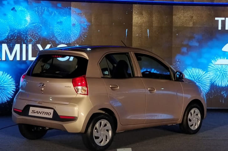 2018 Hyundai Santro image gallery