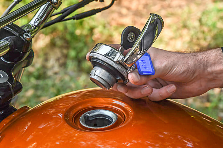 2018 Royal Enfield Interceptor 650 image gallery