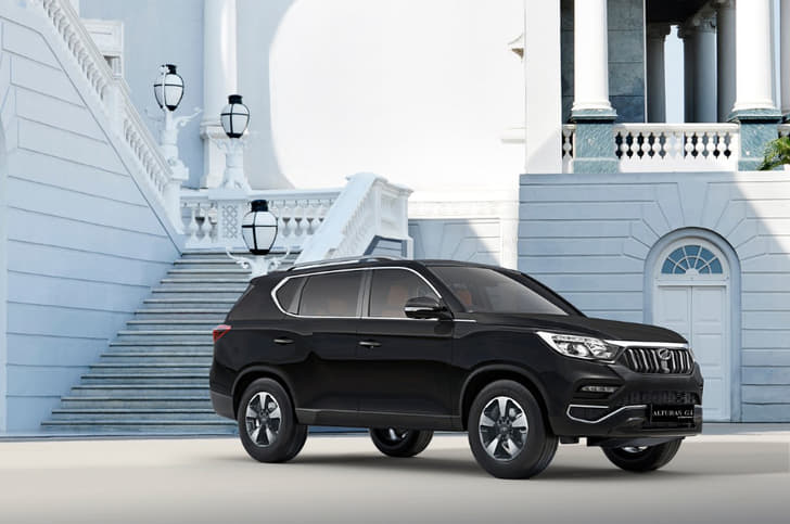 2018 Mahindra Alturas G4 image gallery