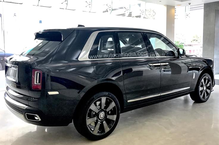 The Cullinan measures in at 5,341mm in length and 2,164mm in width. The Cullinan measures in at 5,341mm in length and 2,164mm in width.