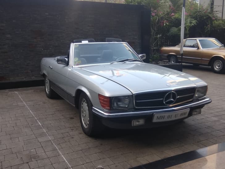 The angular 500SL (R107) was in attendance.  