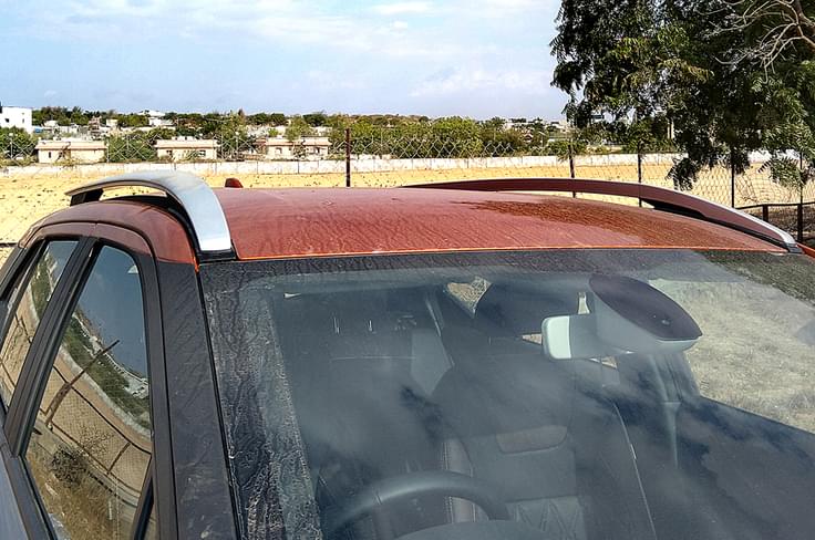 Silver roof rails add 5mm to overall height. Silver roof rails add 5mm to overall height.