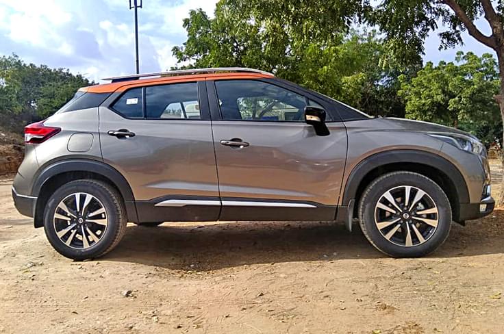 It has a 210mm ground clearance. It has a 210mm ground clearance.