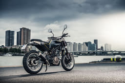 Husqvarna Svartpilen 401