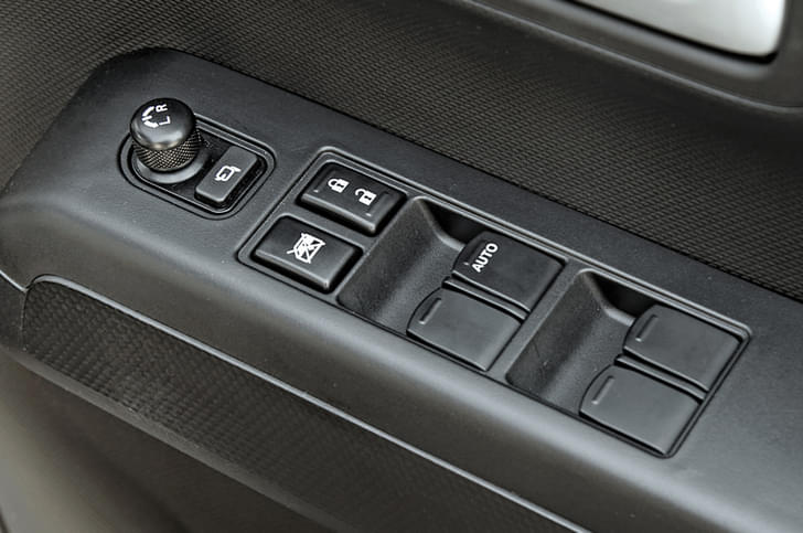 Maruti Suzuki Wagon R Door Controls