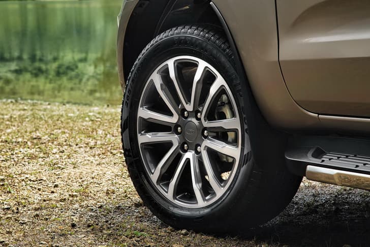 Ford Endeavour facelift image gallery