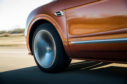 Bentley Bentayga Color Orange