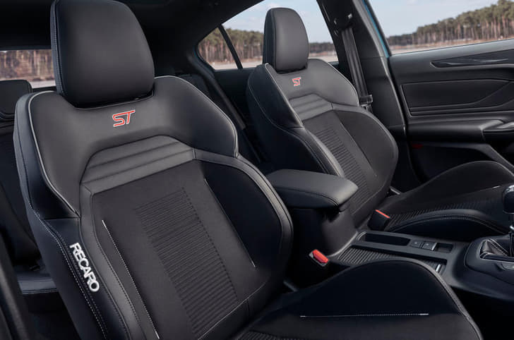 New 2019 Ford Focus ST image gallery