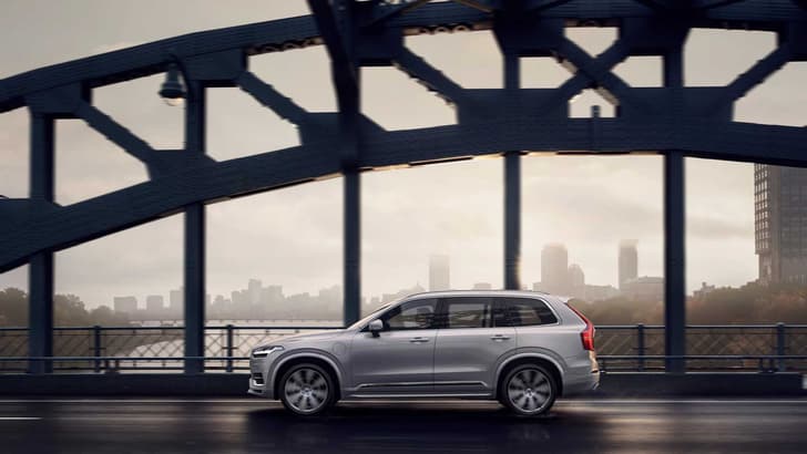 Volvo XC90 facelift image gallery
