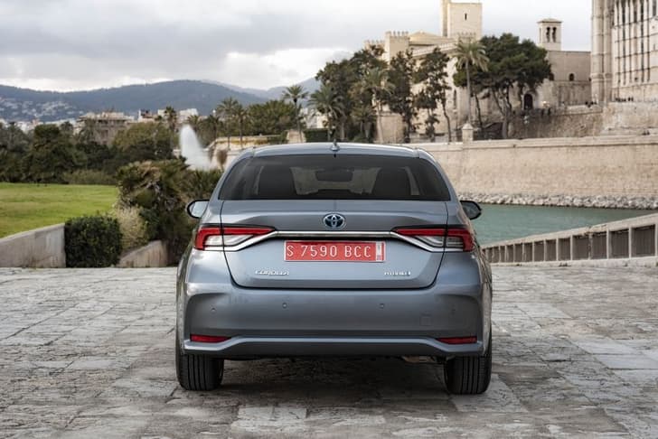 2020 Toyota Corolla image gallery