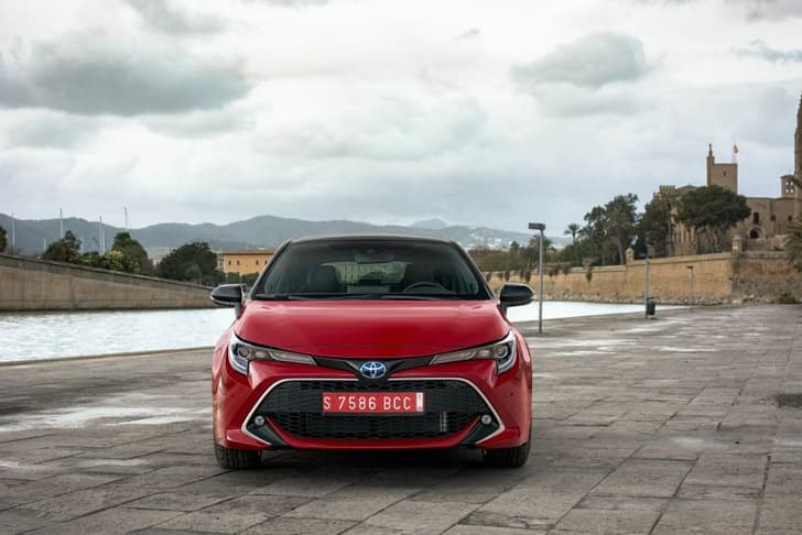 New Toyota Corolla hatchback image gallery