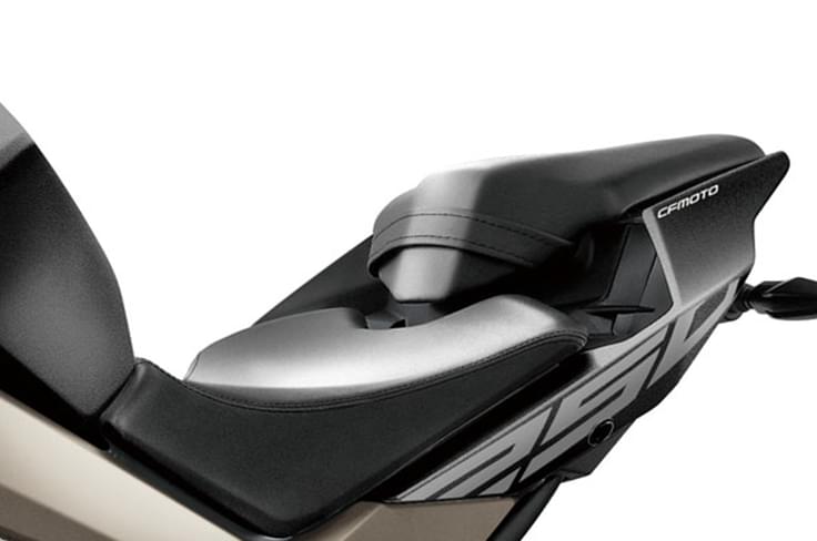 Tail section is sharp and sports "250" graphics Tail section is sharp and sports "250" graphics