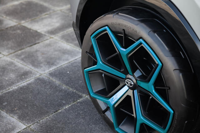 Alloy Wheels Image - 10761