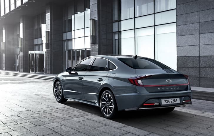 2020 Hyundai Sonata image gallery
