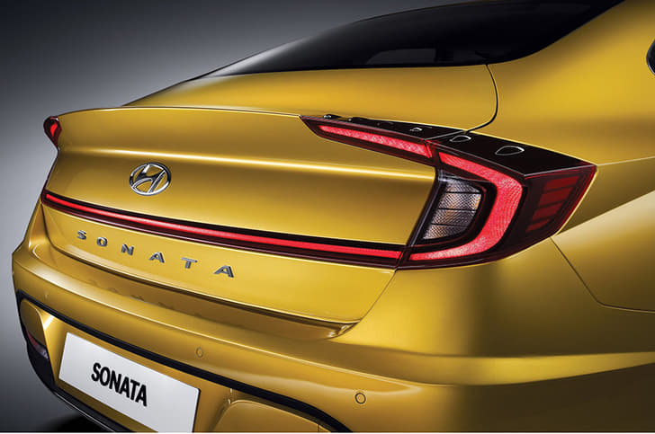2020 Hyundai Sonata image gallery