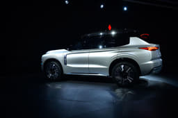 Mitsubishi Engelberg Tourer image gallery