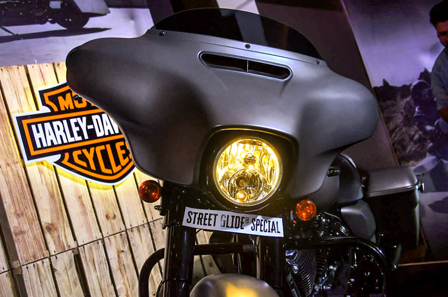 Harley-Davidson Street Glide Special headlight