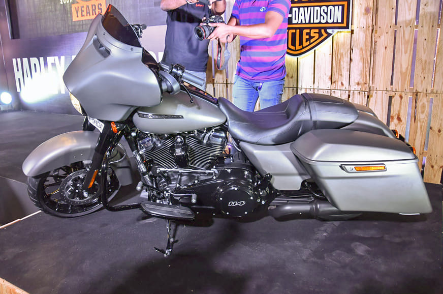 2019 Harley-Davidson Street Glide Special image gallery