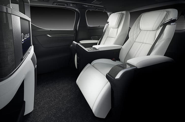 Lexus LM 300h image gallery