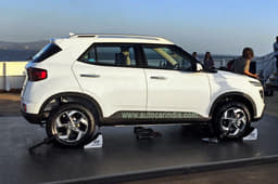 It resembles the Hyundai Creta in silhouette.