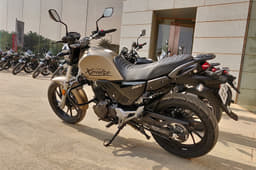 Hero XPulse 200T image gallery