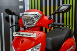 Hero Pleasure Plus 110 image gallery