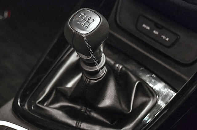 Gear Box 5 Speed Image - 2439