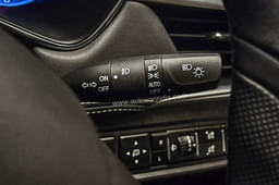 Mg Hector Door Controls